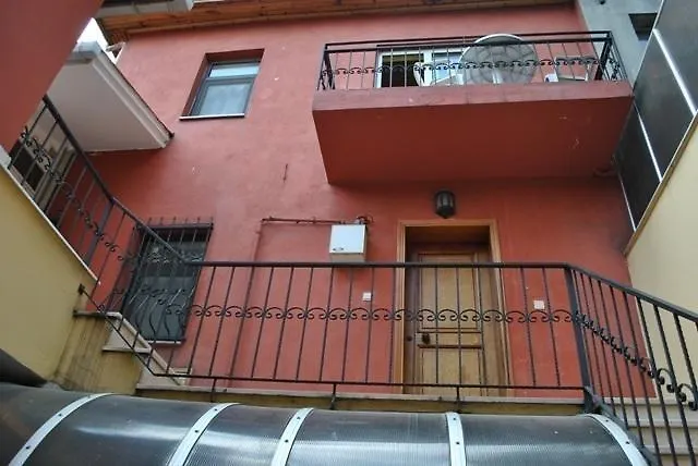 Red House Apartment Istanbul