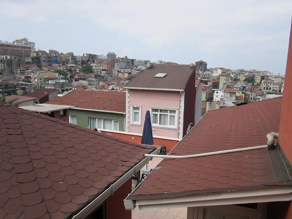 Red House Apartment Istanbul